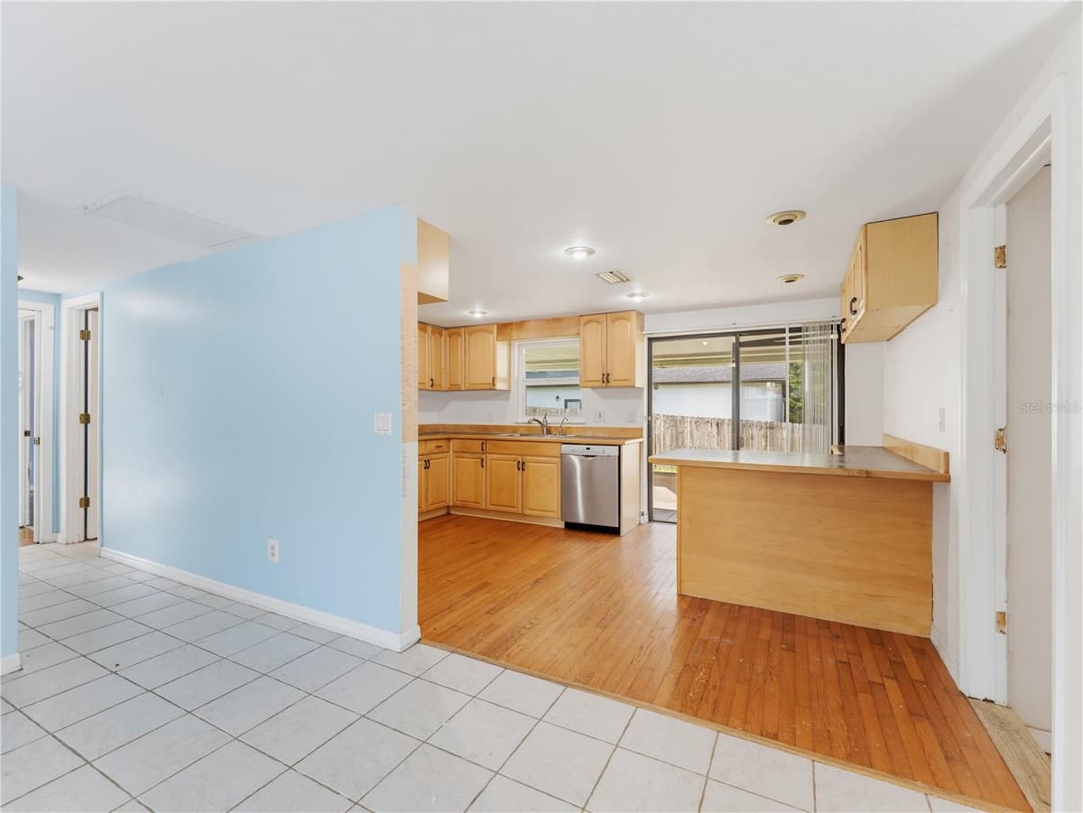 1116 OAKWOOD STREET — photo 18 of 68