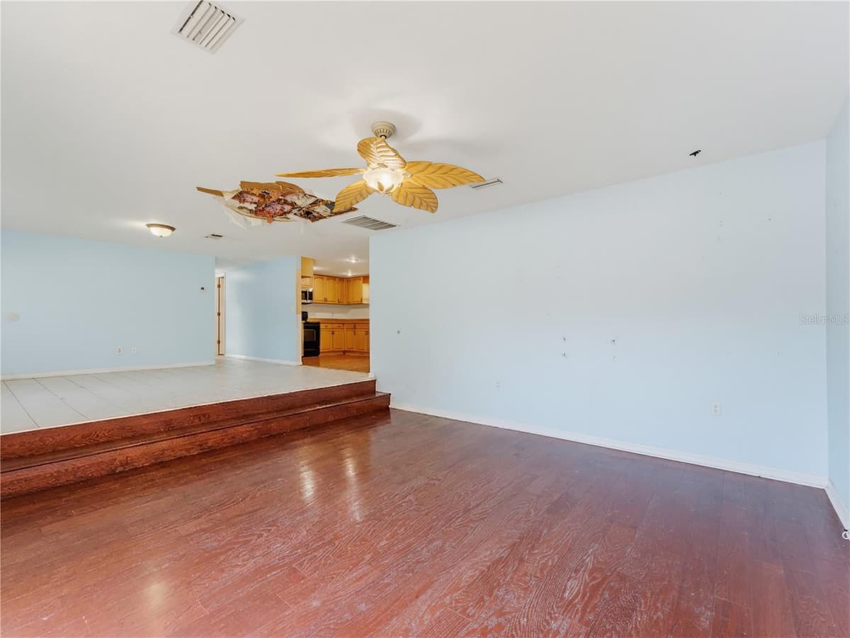 1116 OAKWOOD STREET — photo 15 of 68
