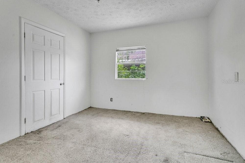2110 JAMES DRIVE — photo 14 of 31