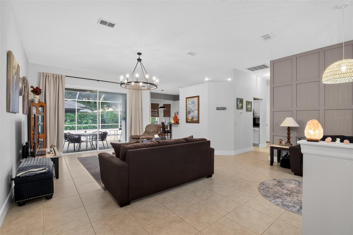 2457 BRENTWOOD CIRCLE — photo 10 of 30