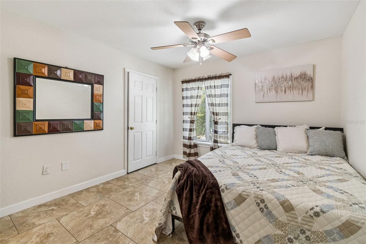 3841 LAKE DRIVE — photo 17 of 52