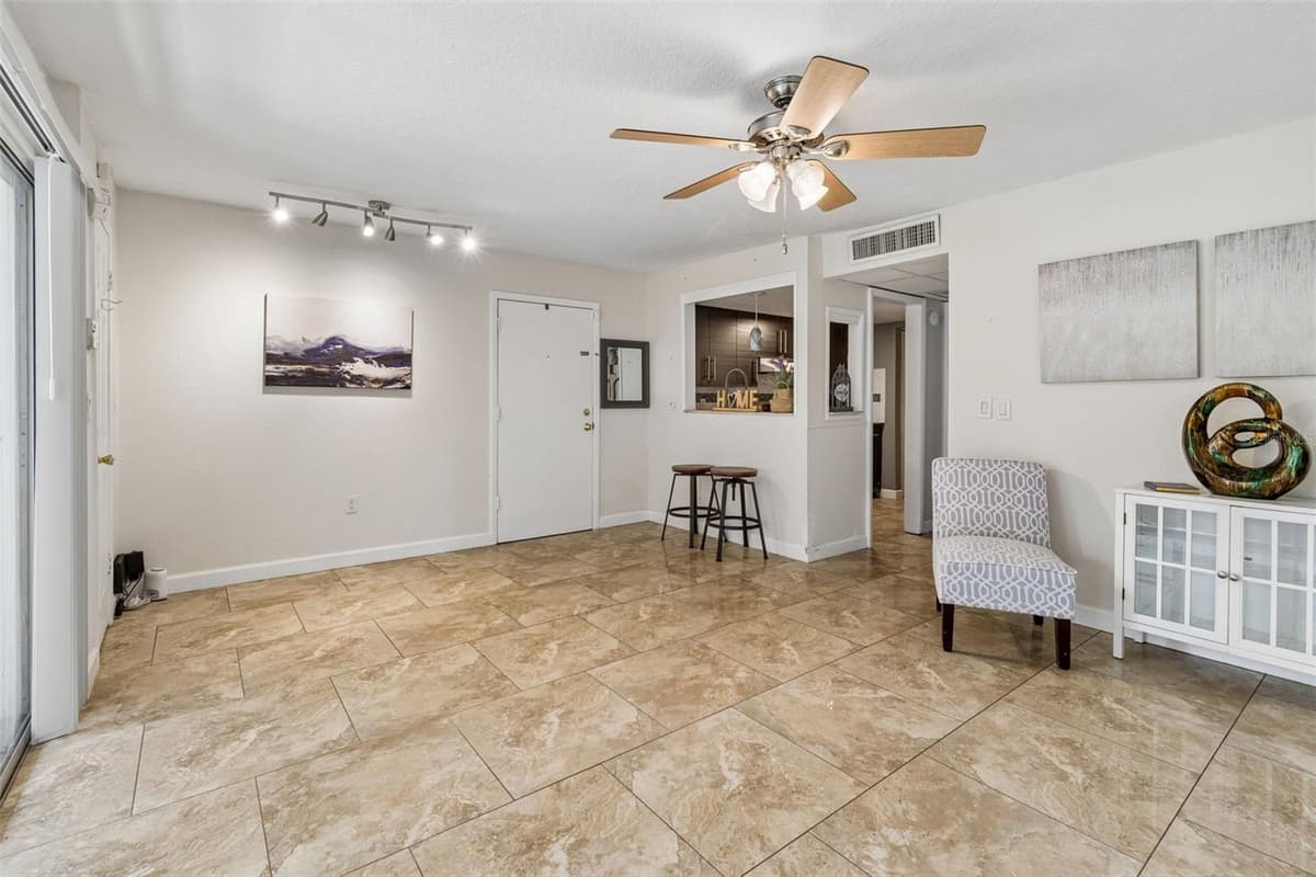 3841 LAKE DRIVE — photo 9 of 52