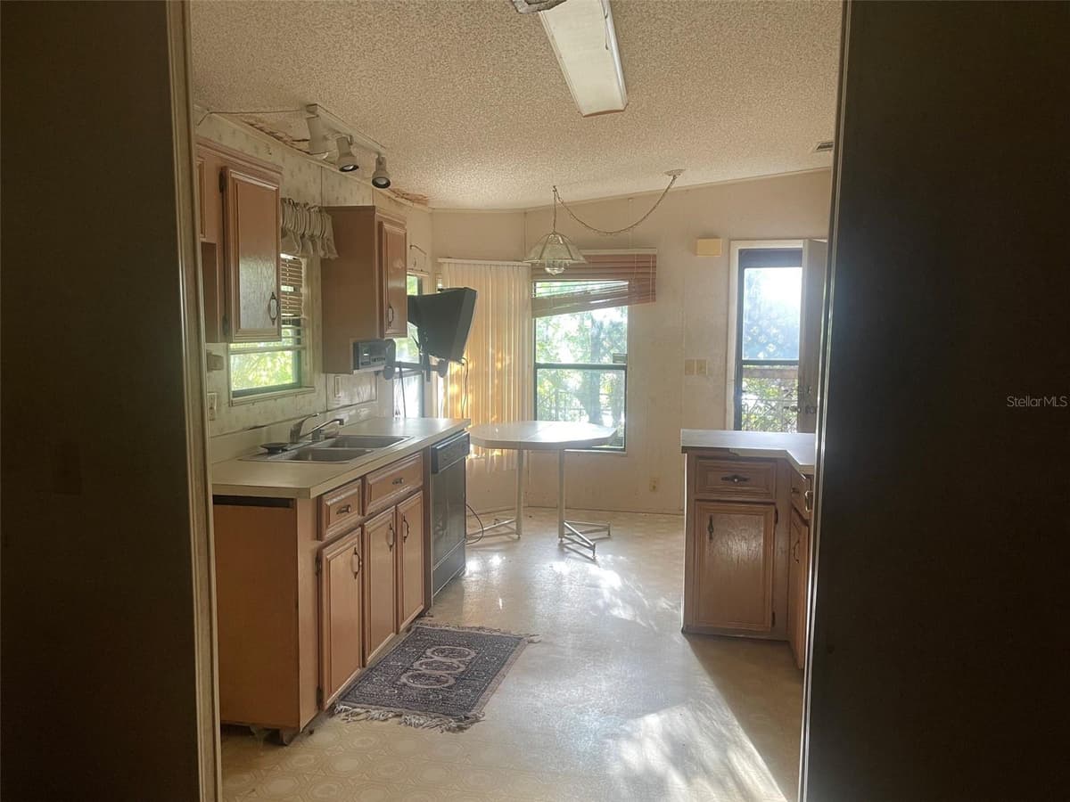 1829 SPARKLE LANE — photo 6 of 15