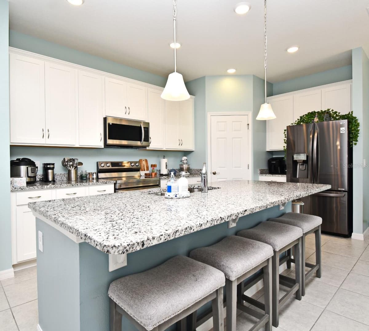 33291 REMBRANDT LANE — photo 3 of 38