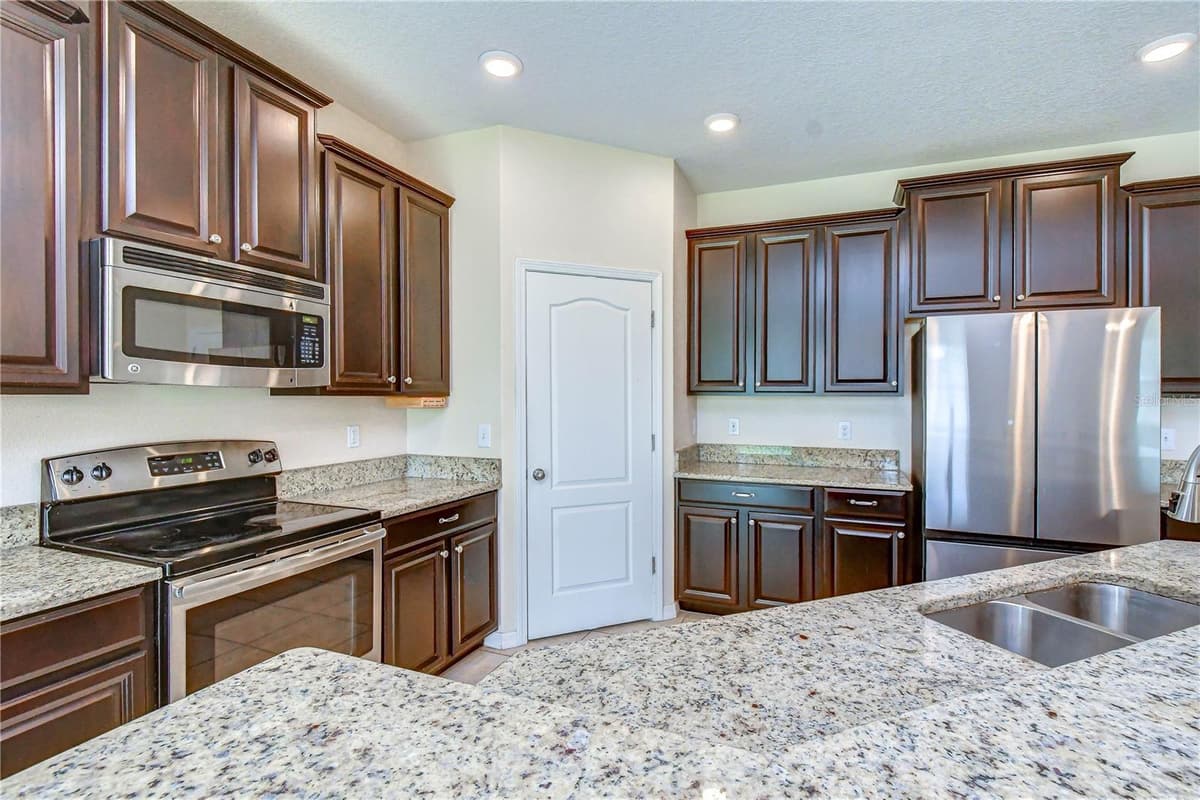 2451 DAKOTA ROCK DRIVE — photo 27 of 51