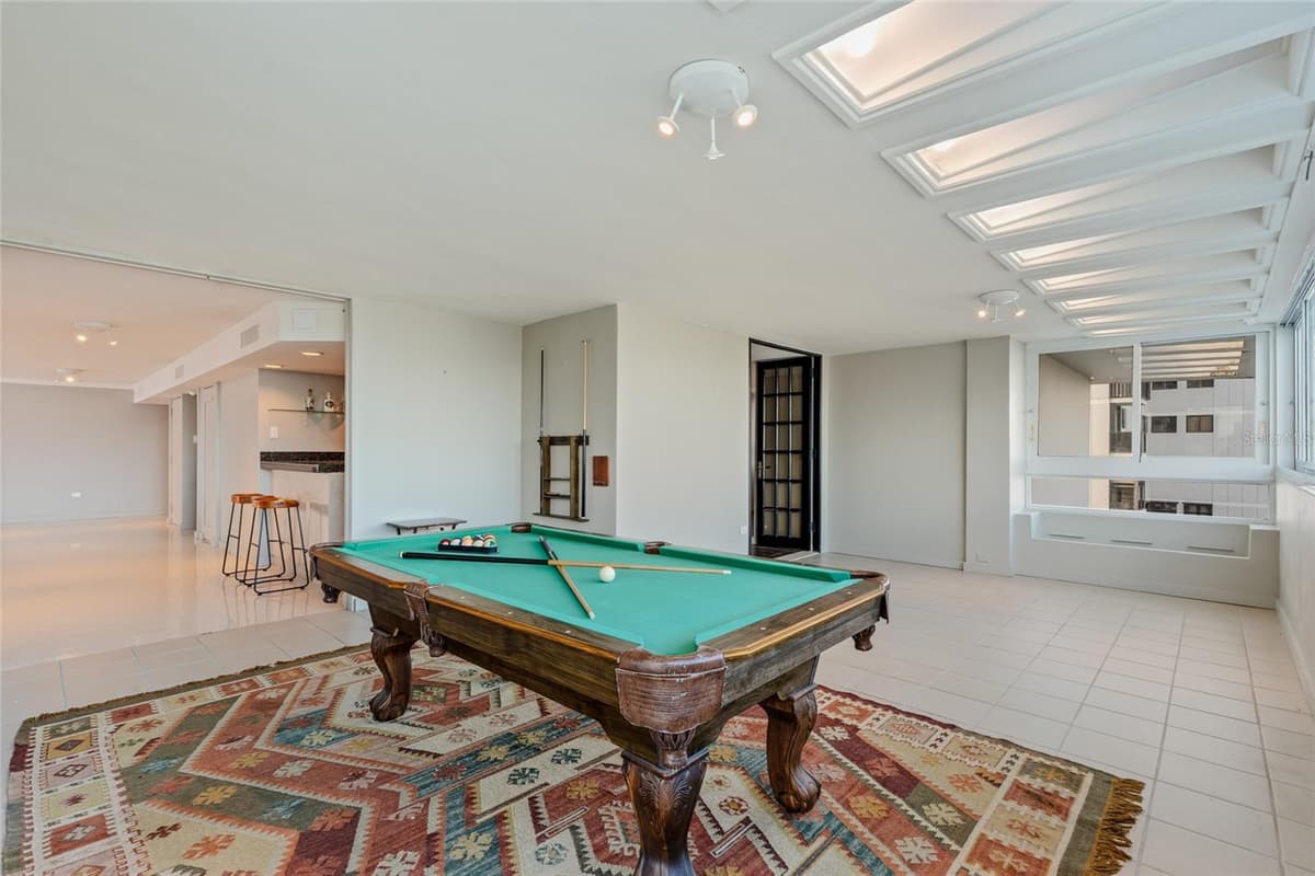 77 KINGS COURT — photo 23 of 35