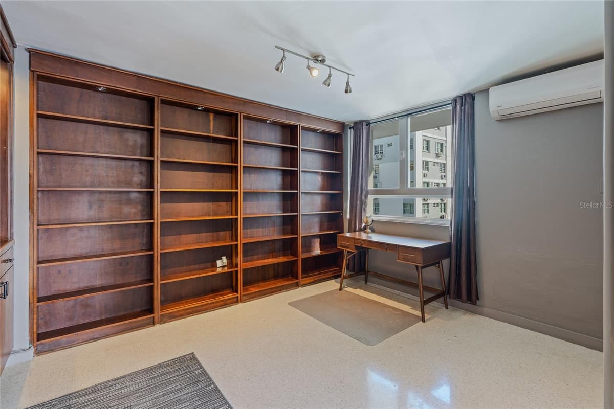 77 KINGS COURT — photo 20 of 35