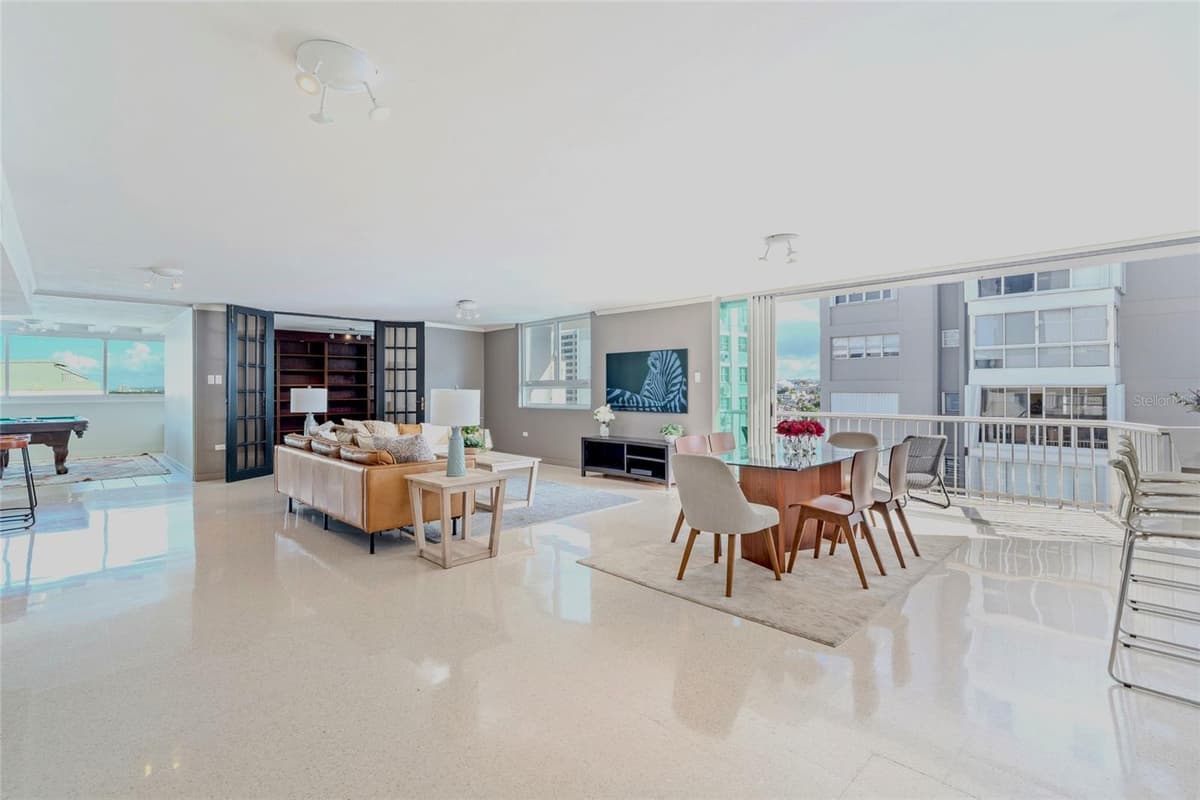 77 KINGS COURT — photo 2 of 35