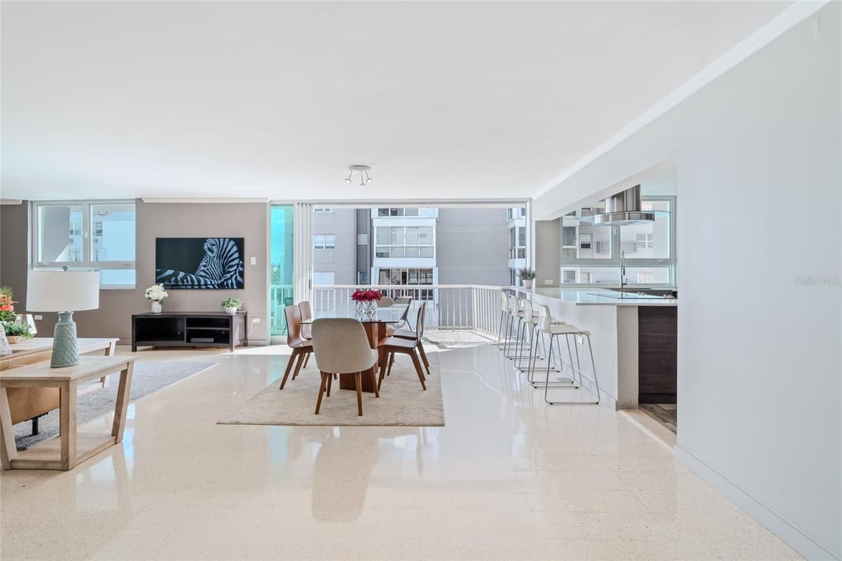 77 KINGS COURT — photo 3 of 35