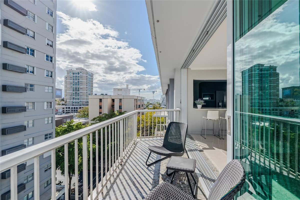 77 KINGS COURT — photo 7 of 35