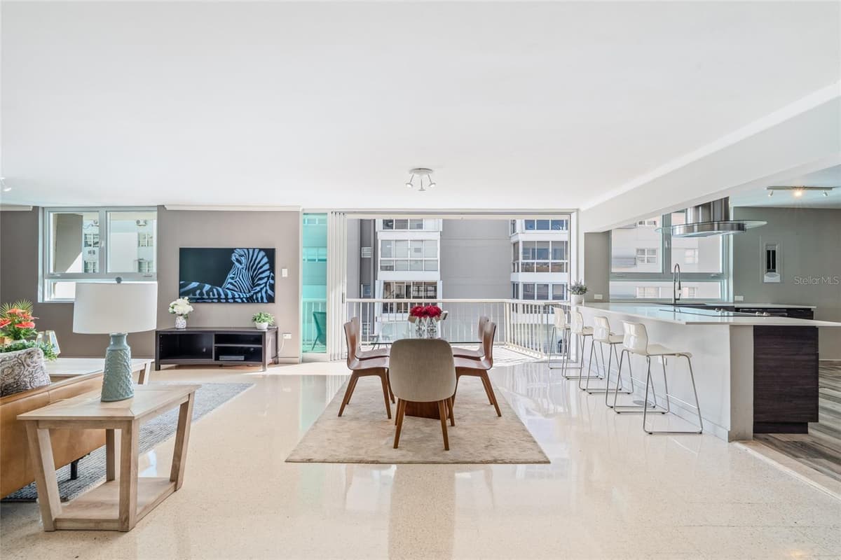 77 KINGS COURT — photo 8 of 35