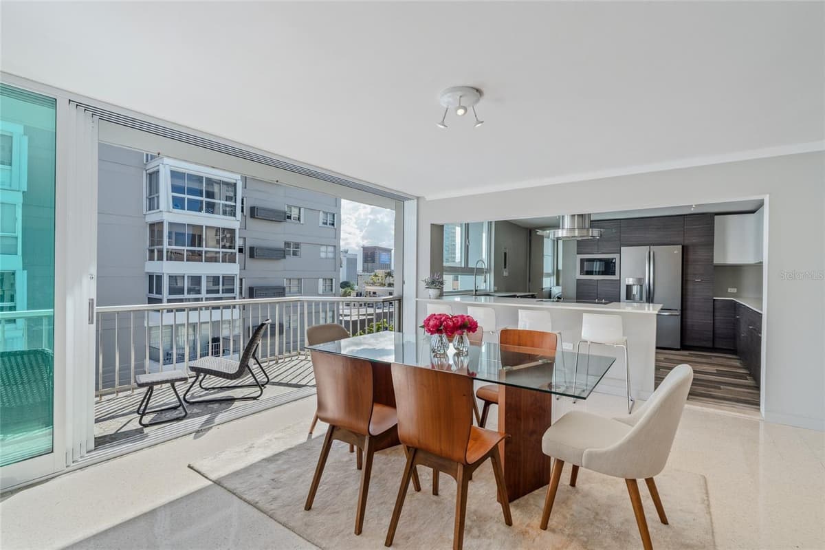 77 KINGS COURT — photo 11 of 35
