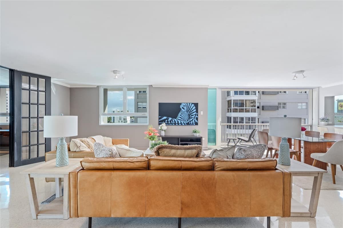 77 KINGS COURT — photo 9 of 35