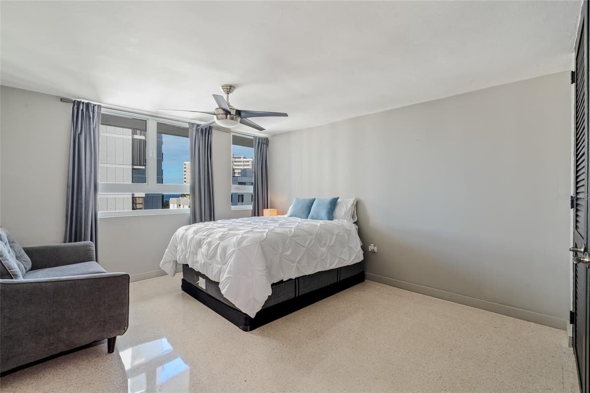 77 KINGS COURT — photo 29 of 35