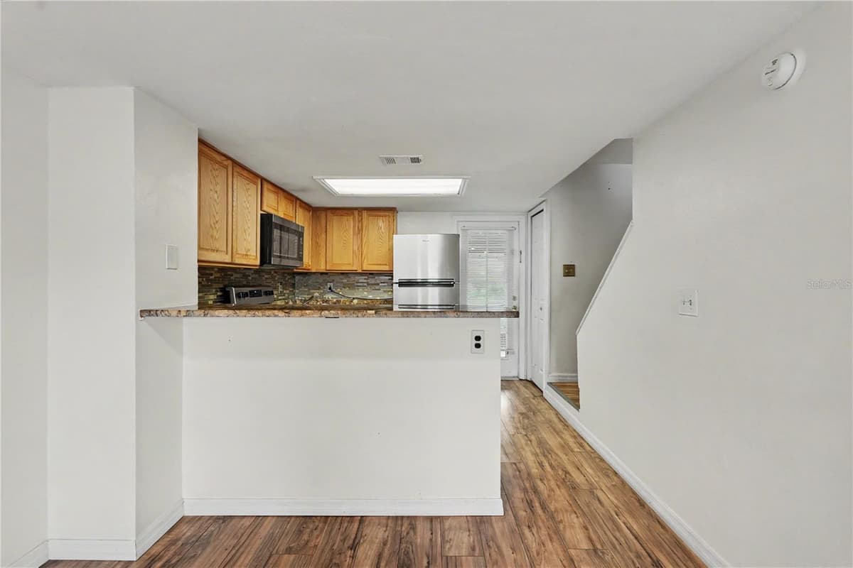 6721 121ST AVENUE — photo 14 of 44