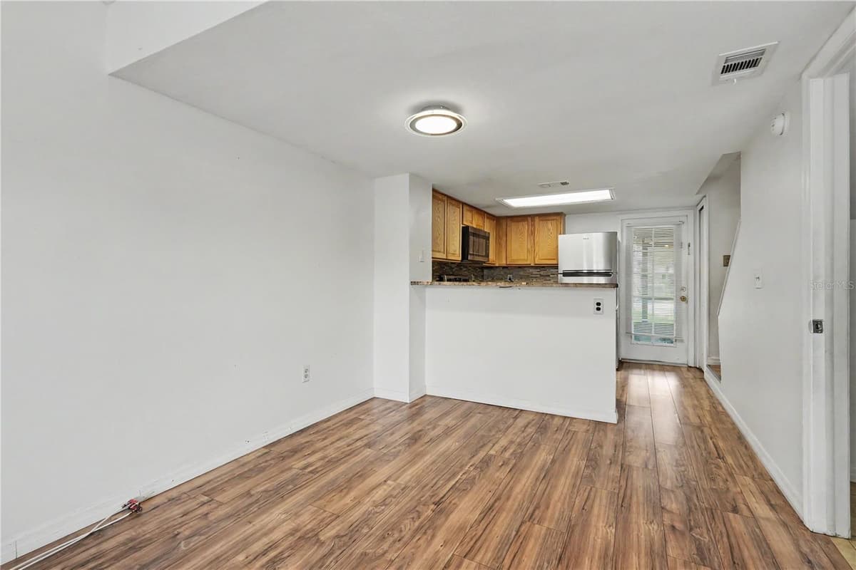 6721 121ST AVENUE — photo 12 of 44