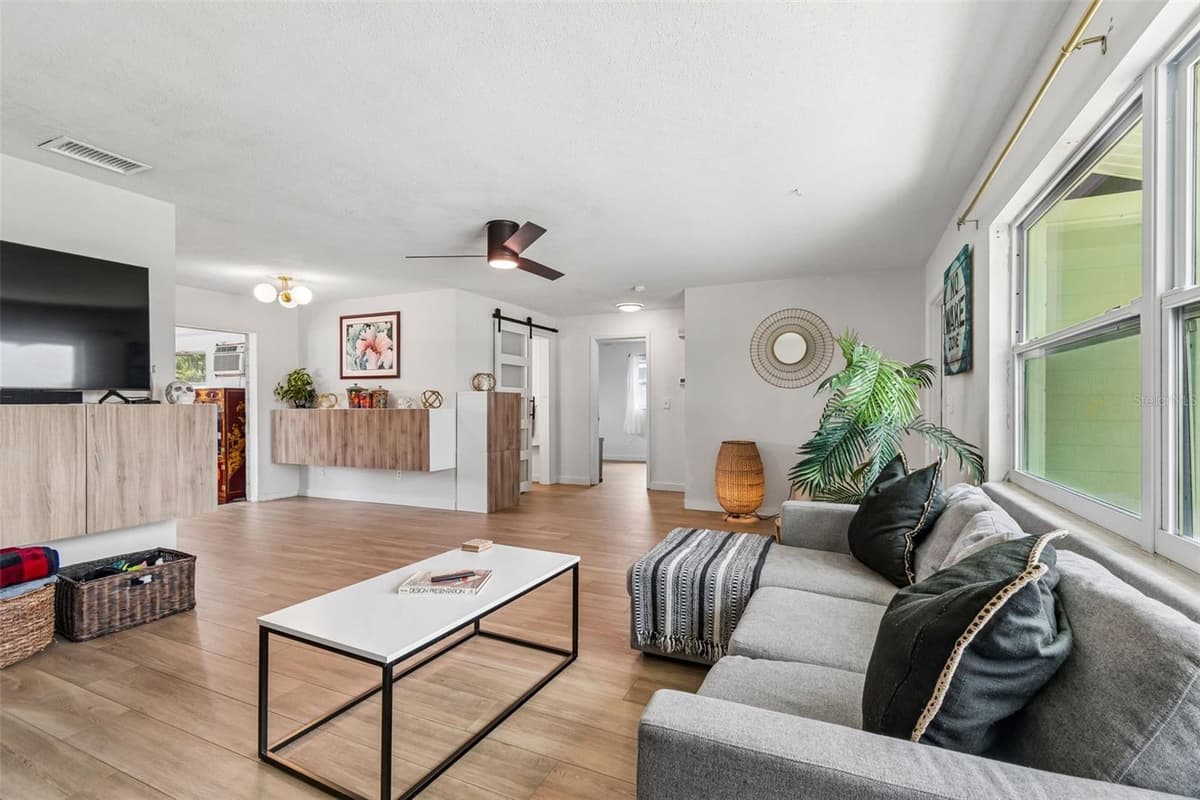 11555 63RD AVENUE — photo 4 of 26