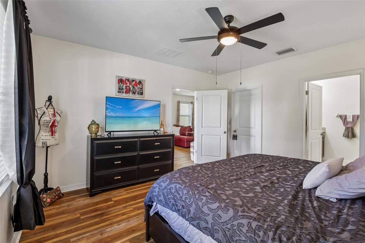 11008 LELAND GROVES DRIVE — photo 13 of 35
