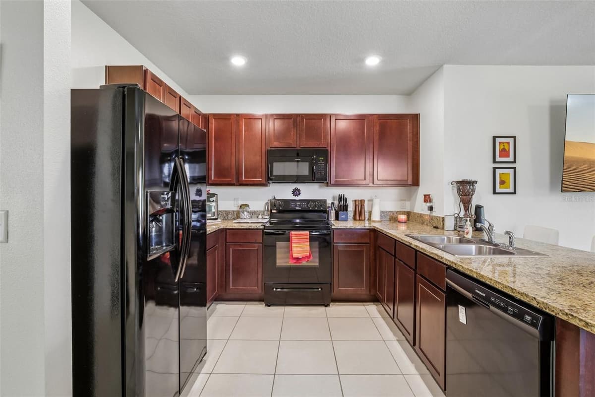 11008 LELAND GROVES DRIVE — photo 8 of 35