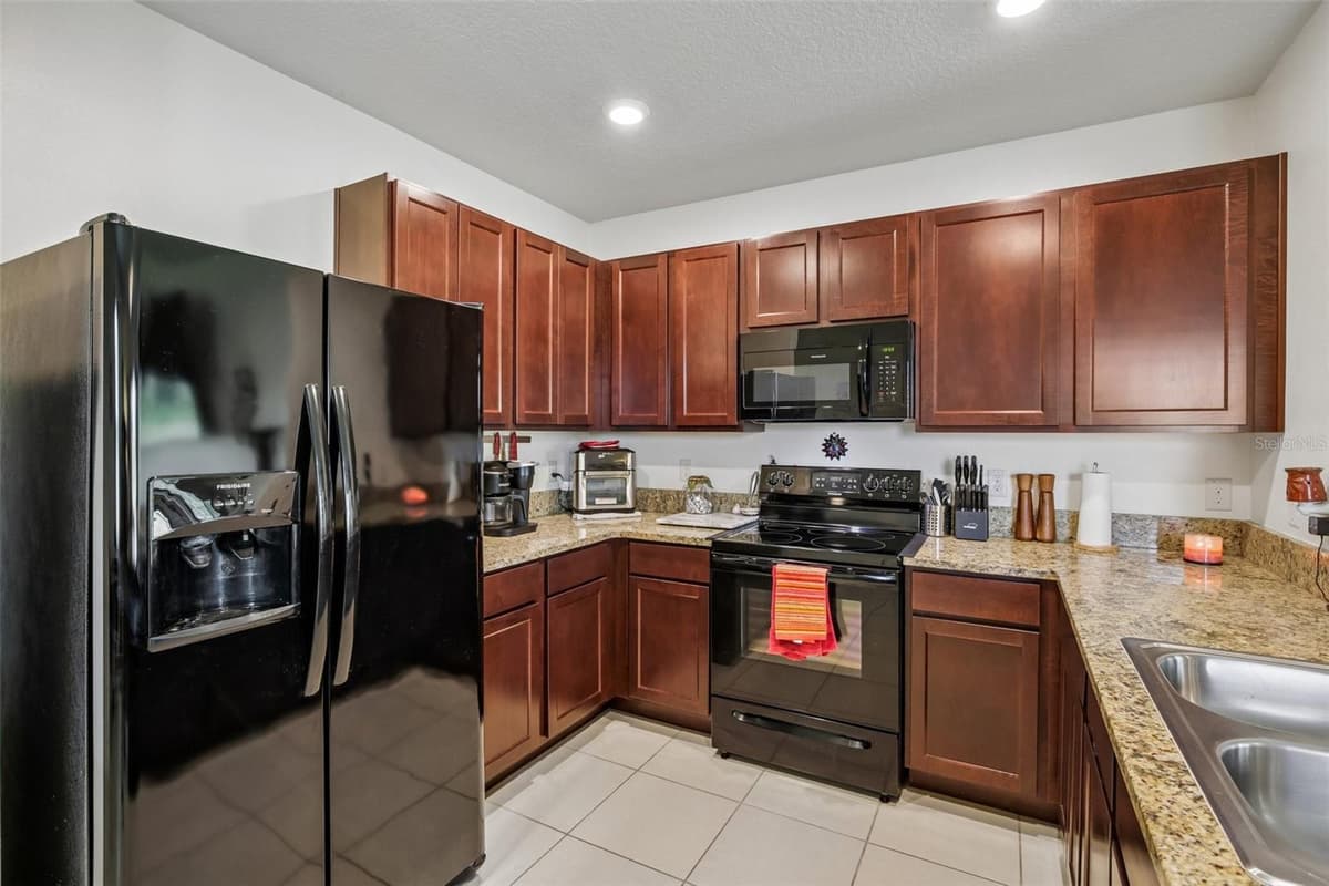 11008 LELAND GROVES DRIVE — photo 9 of 35