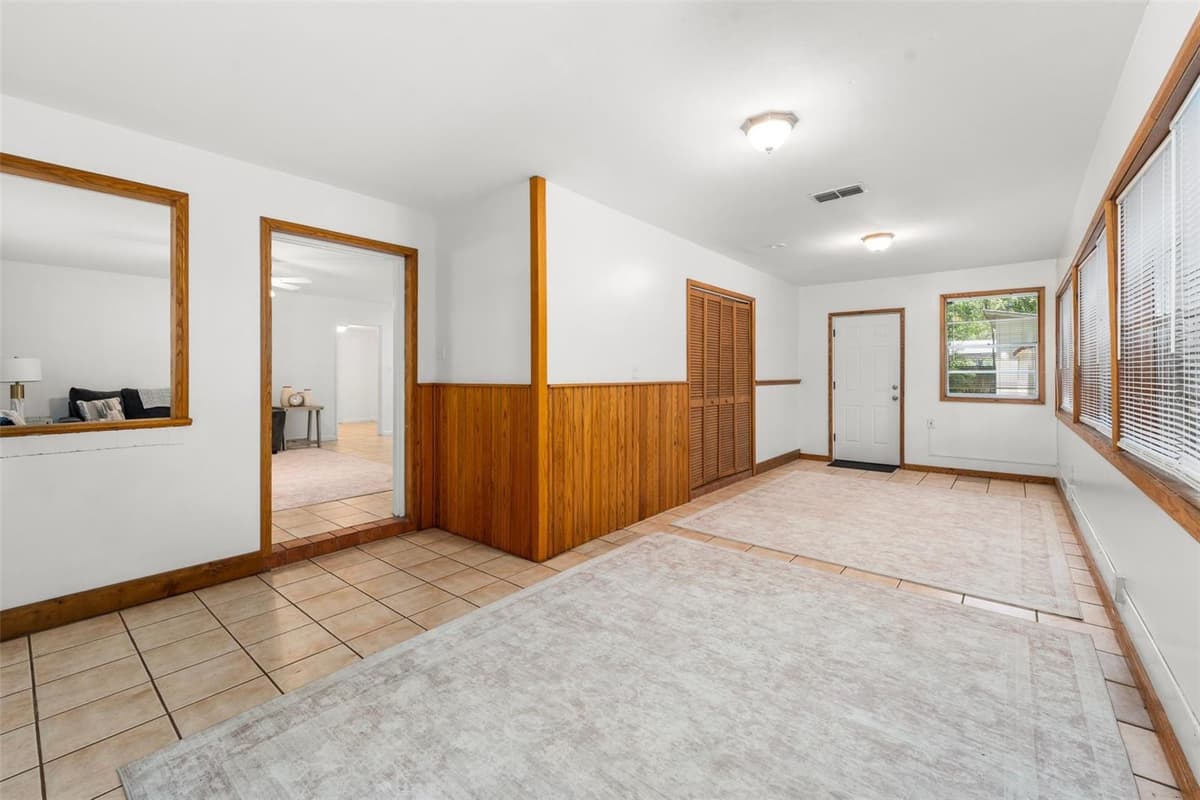 4156 10TH STREET — photo 4 of 35
