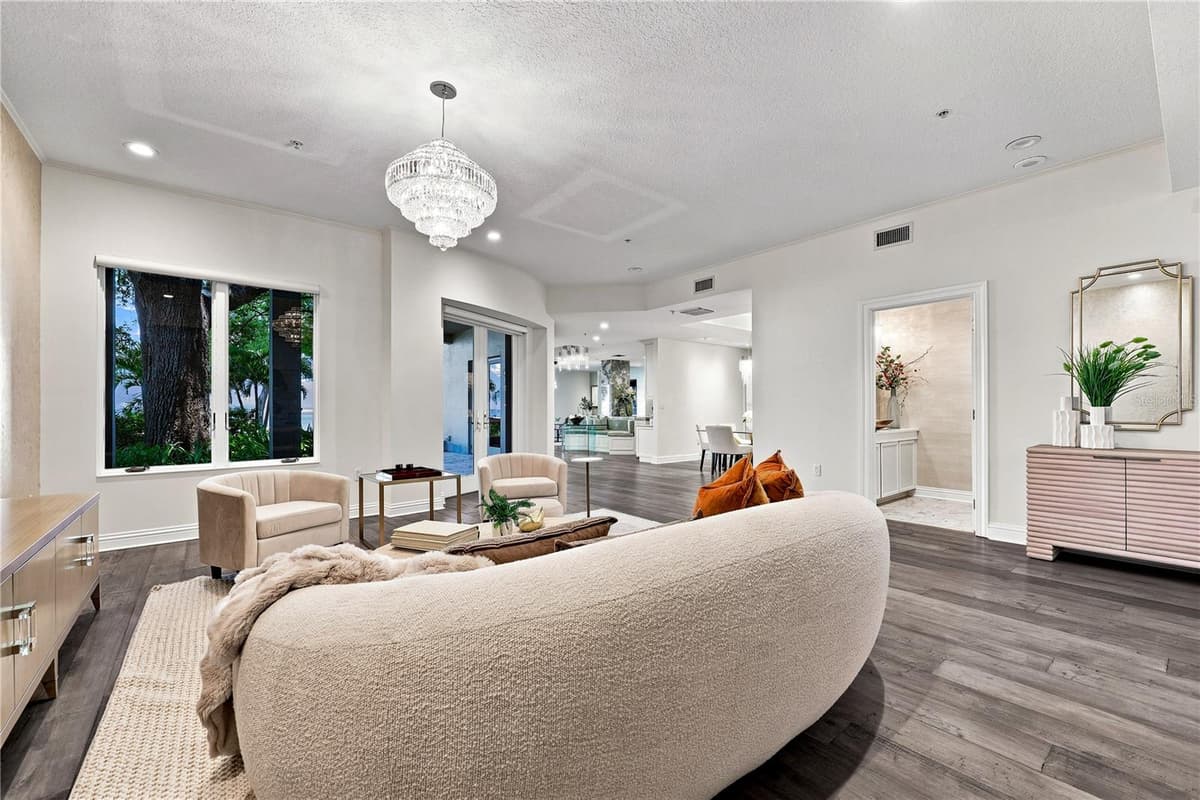 3507 BAYSHORE BOULEVARD — photo 12 of 88