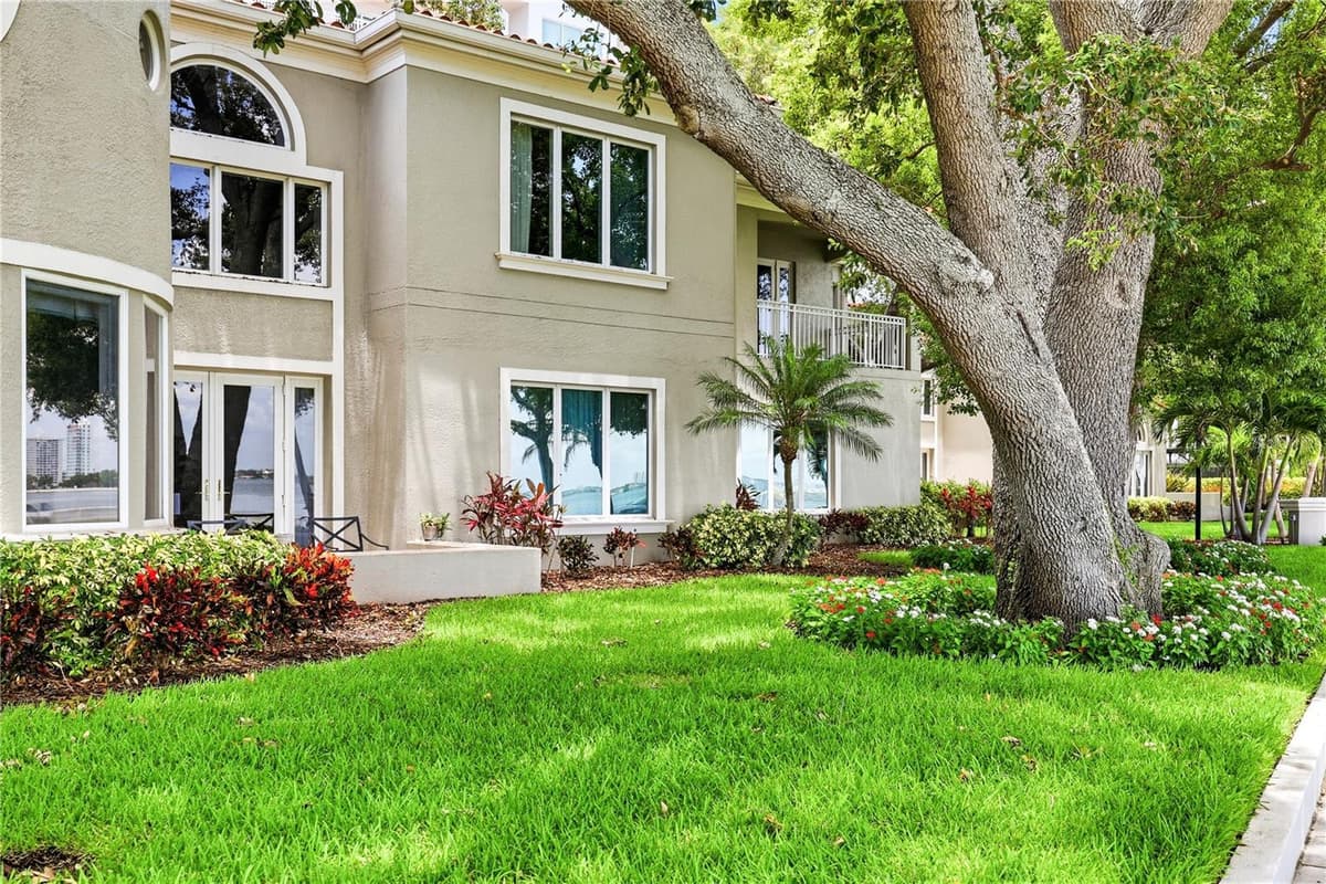 3507 BAYSHORE BOULEVARD — photo 3 of 88