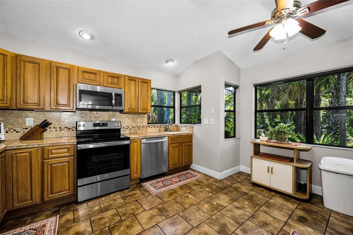 80 SUMMERWINDS LANE — photo 18 of 57