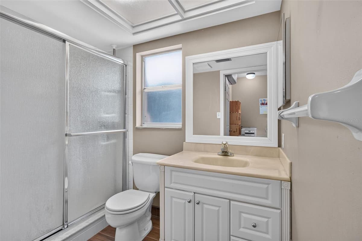 2221 COLONIAL DRIVE — photo 19 of 52