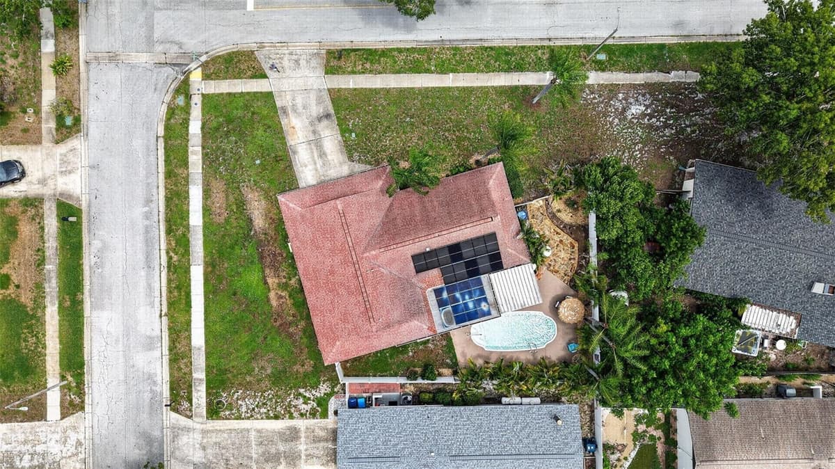 2221 COLONIAL DRIVE — photo 46 of 52