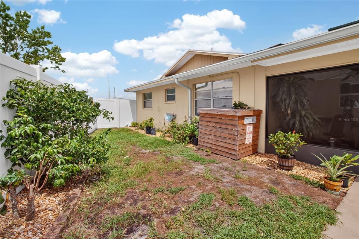 2221 COLONIAL DRIVE — photo 40 of 52
