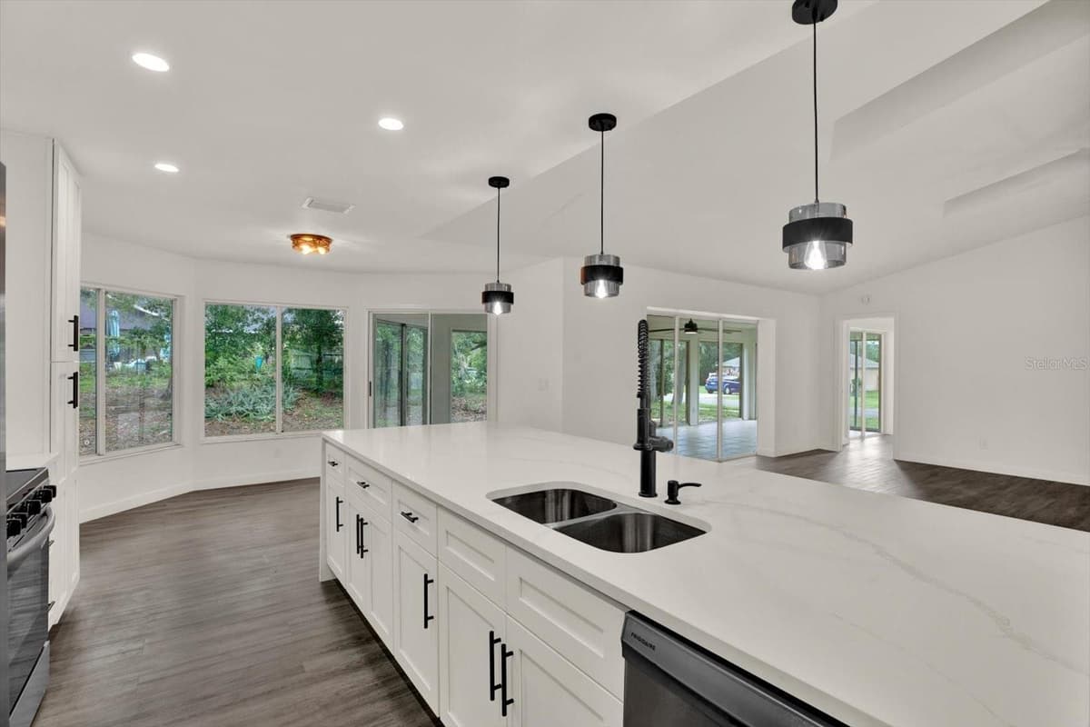 12186 LAMONT DRIVE — photo 8 of 23