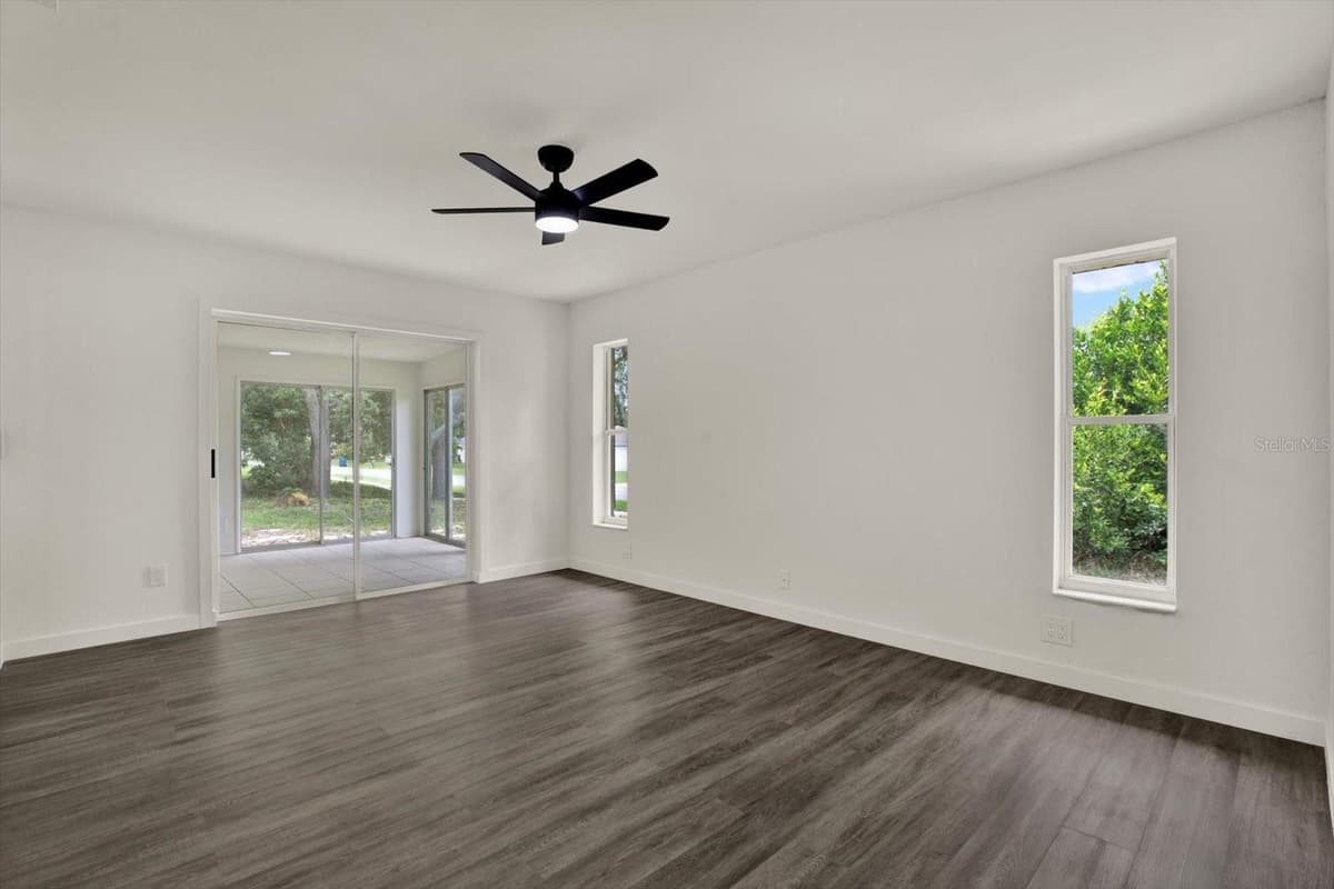 12186 LAMONT DRIVE — photo 13 of 23