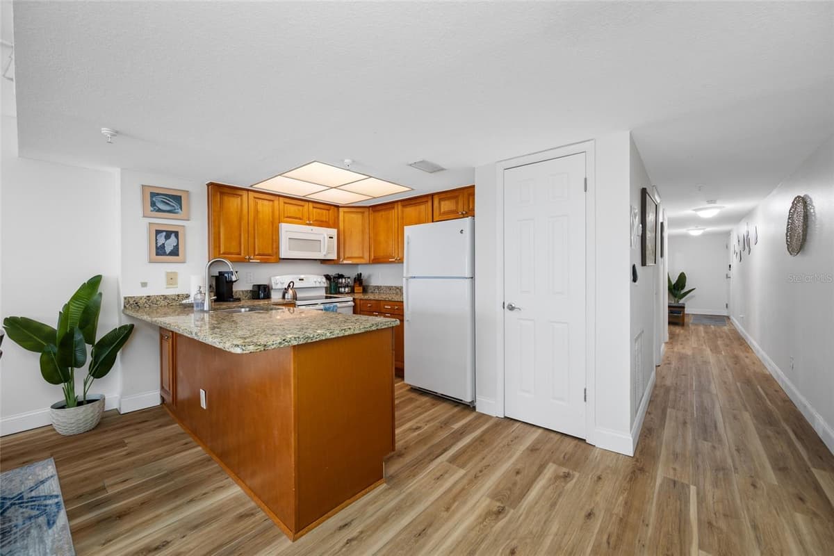 12924 GULF BOULEVARD — photo 16 of 36