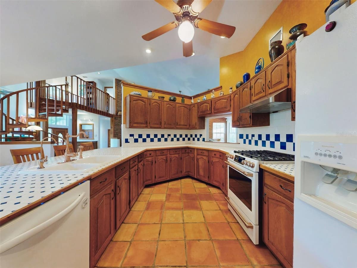 1205 WILLIAMS ROAD — photo 15 of 82