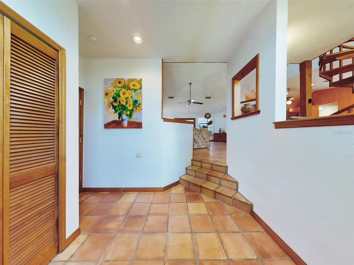 1205 WILLIAMS ROAD — photo 4 of 82