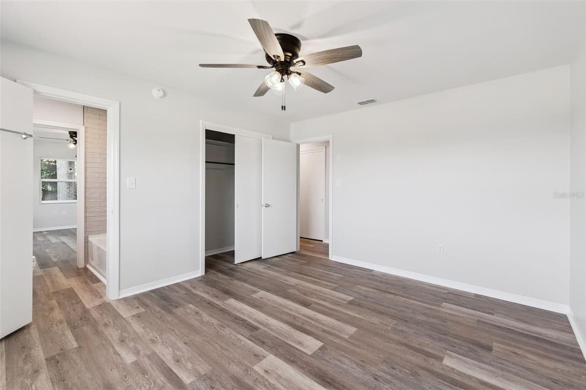 1024 SUNSET DRIVE — photo 13 of 43