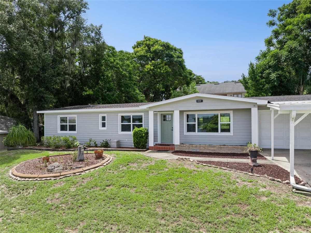 1024 SUNSET DRIVE — photo 3 of 43