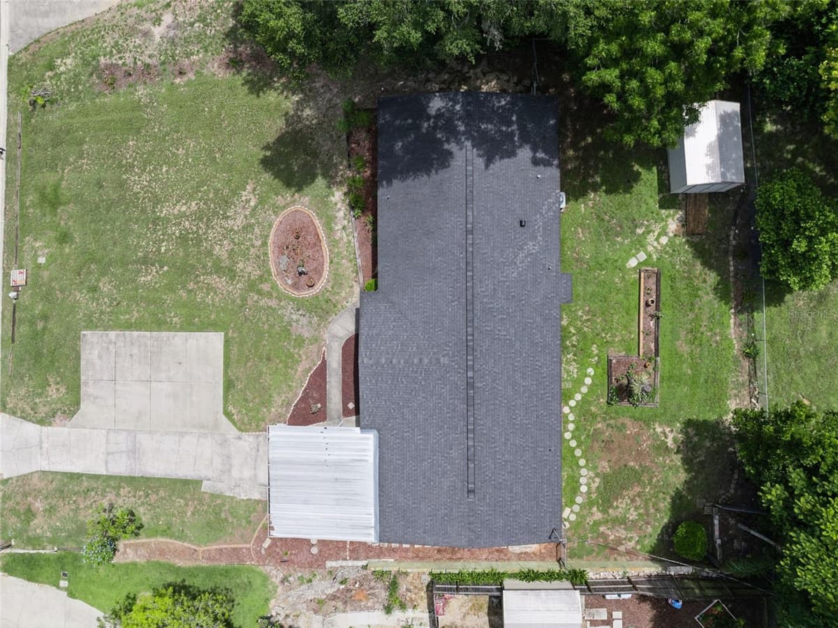 1024 SUNSET DRIVE — photo 35 of 43