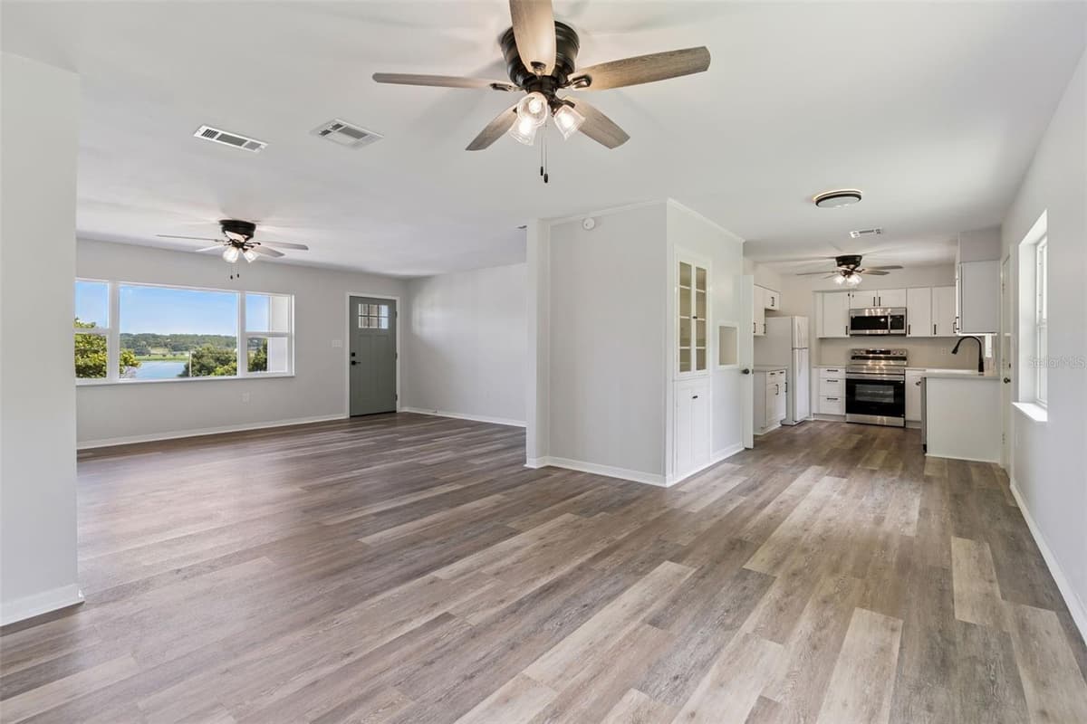 1024 SUNSET DRIVE — photo 9 of 43