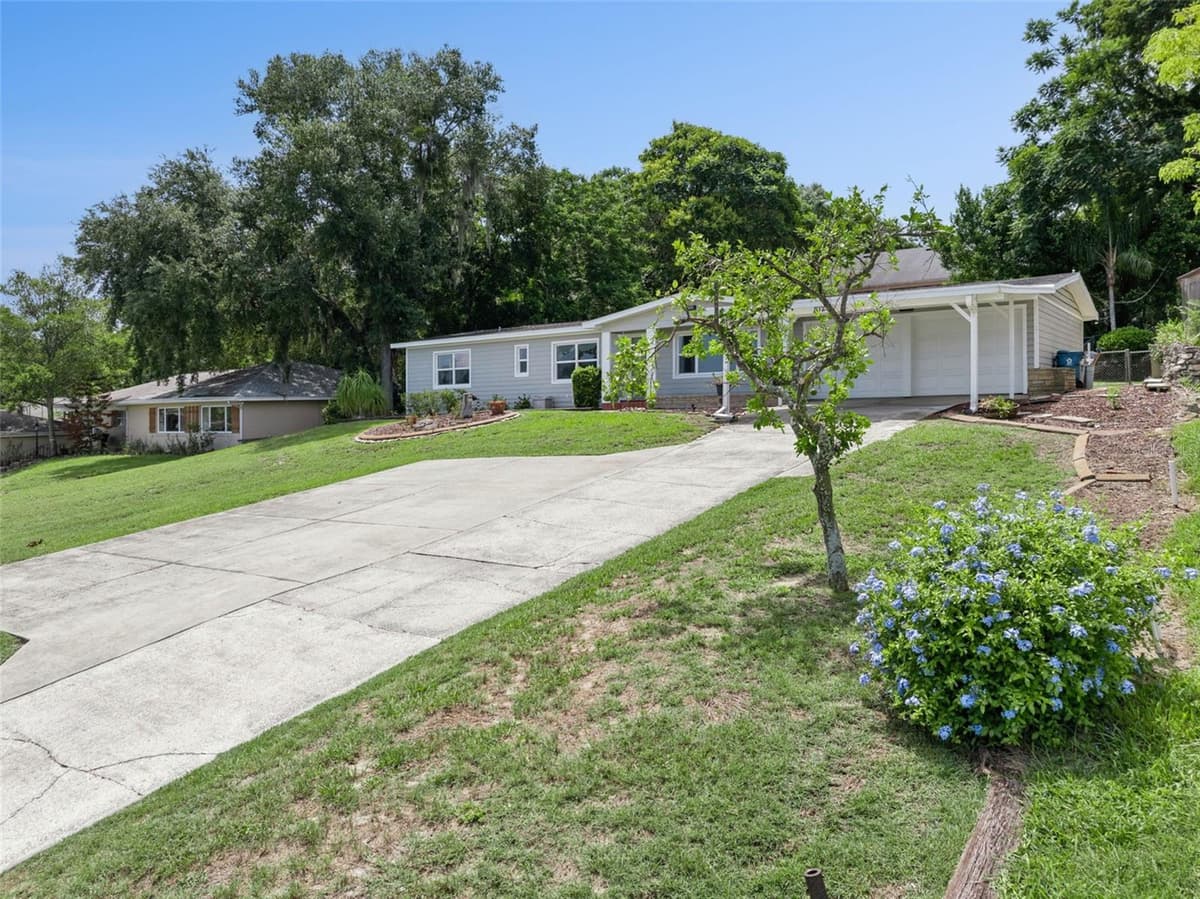 1024 SUNSET DRIVE — photo 32 of 43