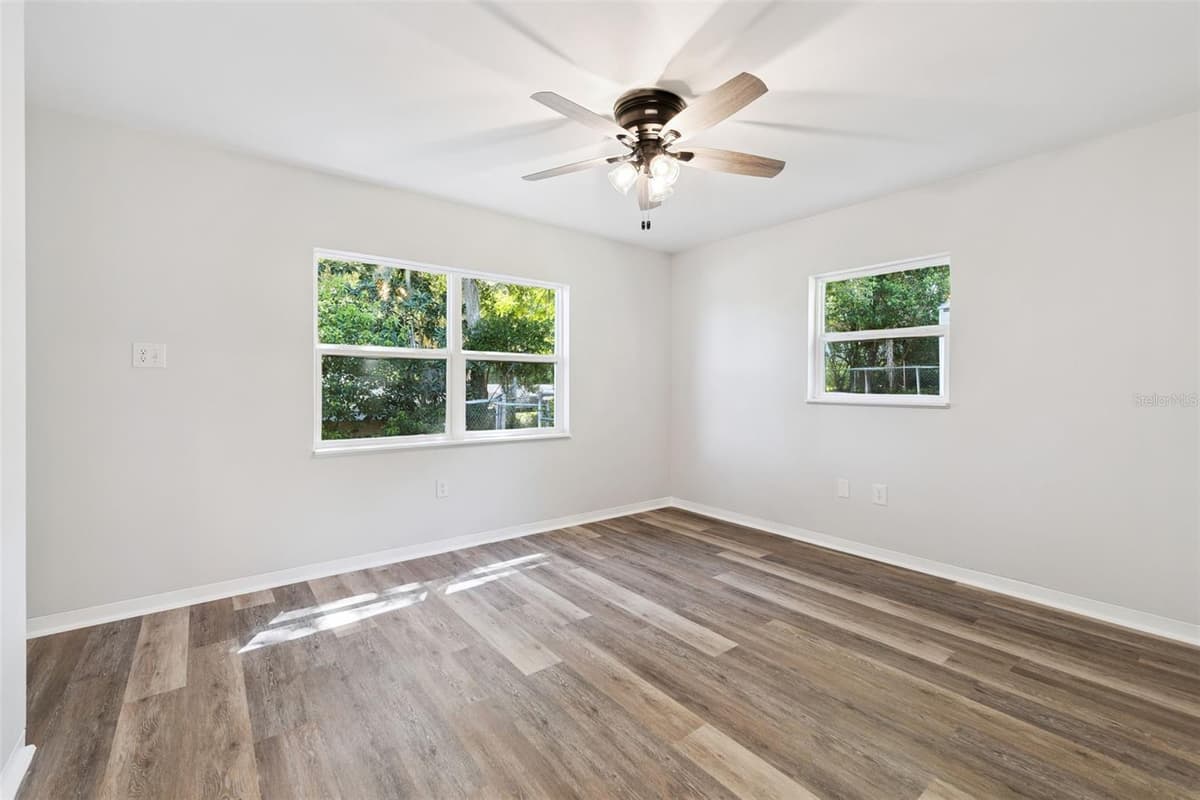 1024 SUNSET DRIVE — photo 17 of 43