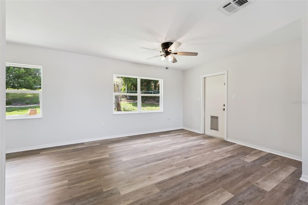 1024 SUNSET DRIVE — photo 5 of 43