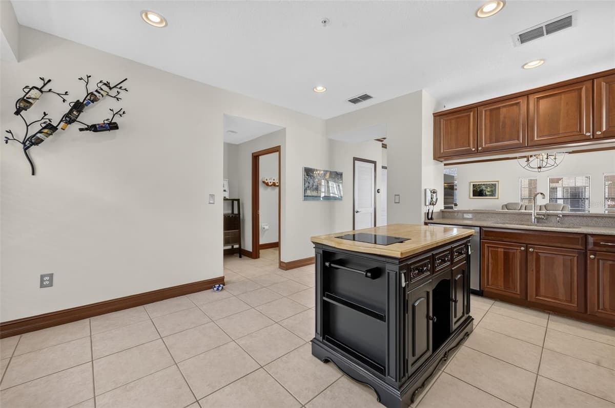 4908 SAN MARINO CIRCLE — photo 17 of 40
