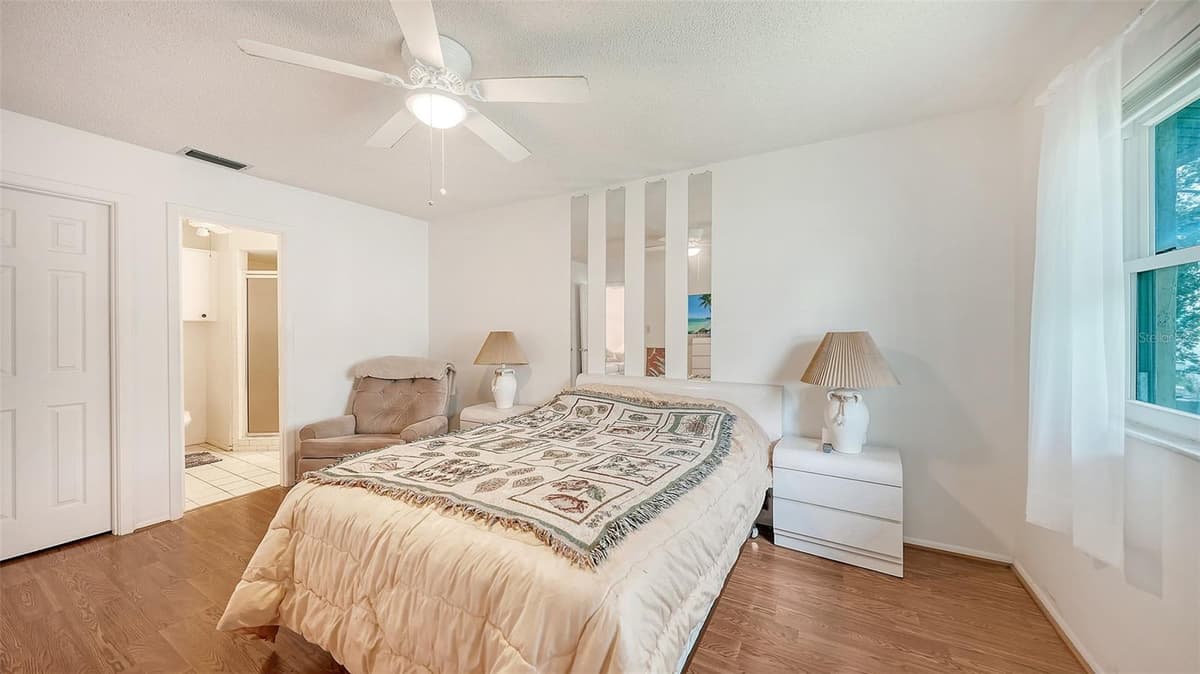 2260 STICKNEY POINT ROAD — photo 15 of 29