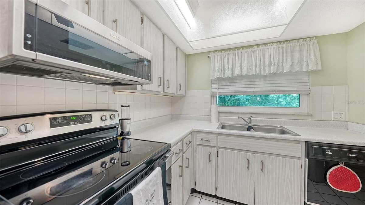 2260 STICKNEY POINT ROAD — photo 13 of 29