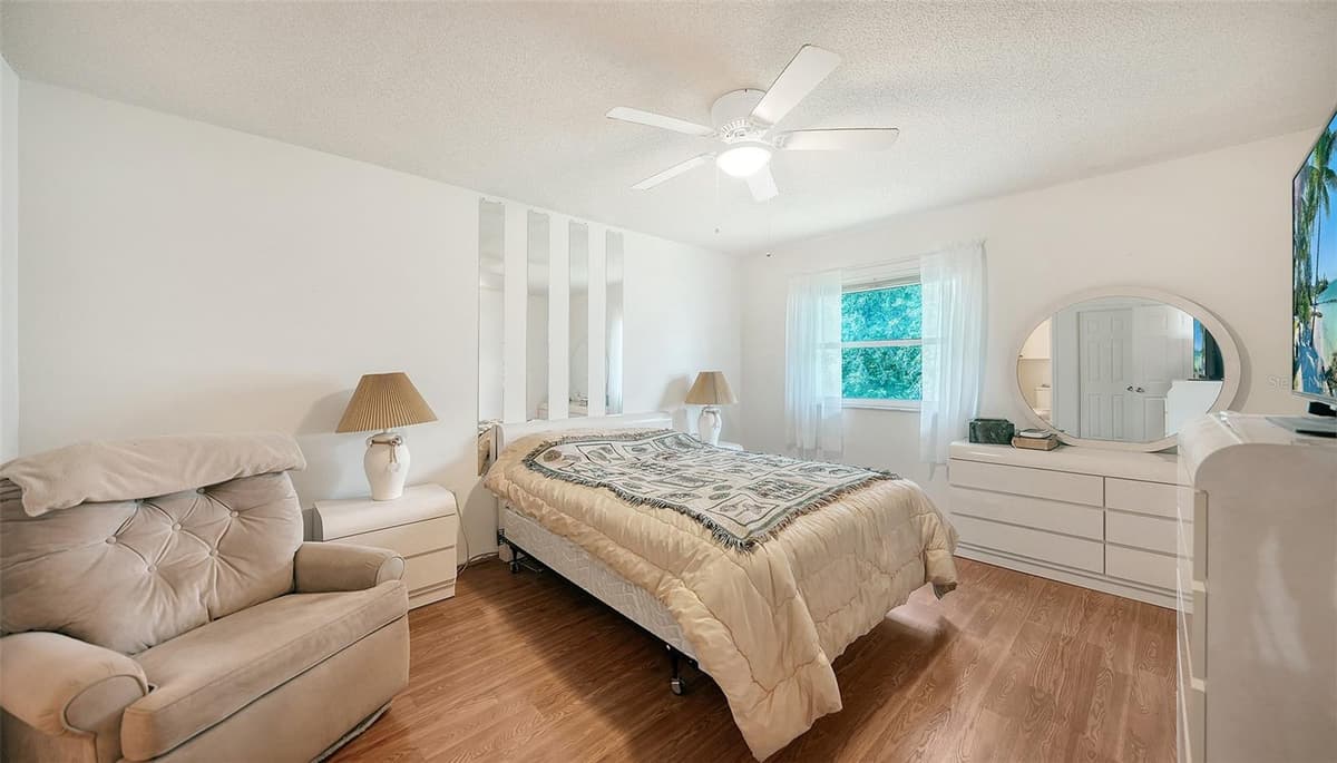 2260 STICKNEY POINT ROAD — photo 14 of 29