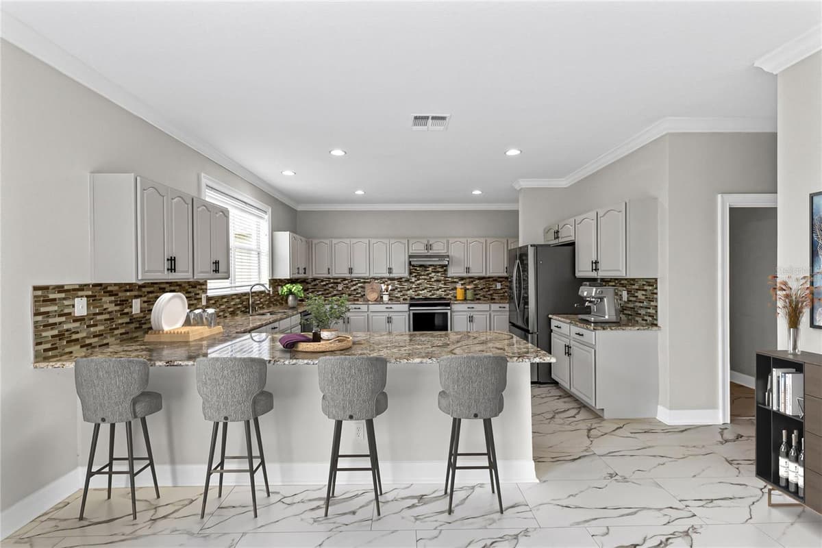 10408 CHORLTON CIRCLE — photo 11 of 39