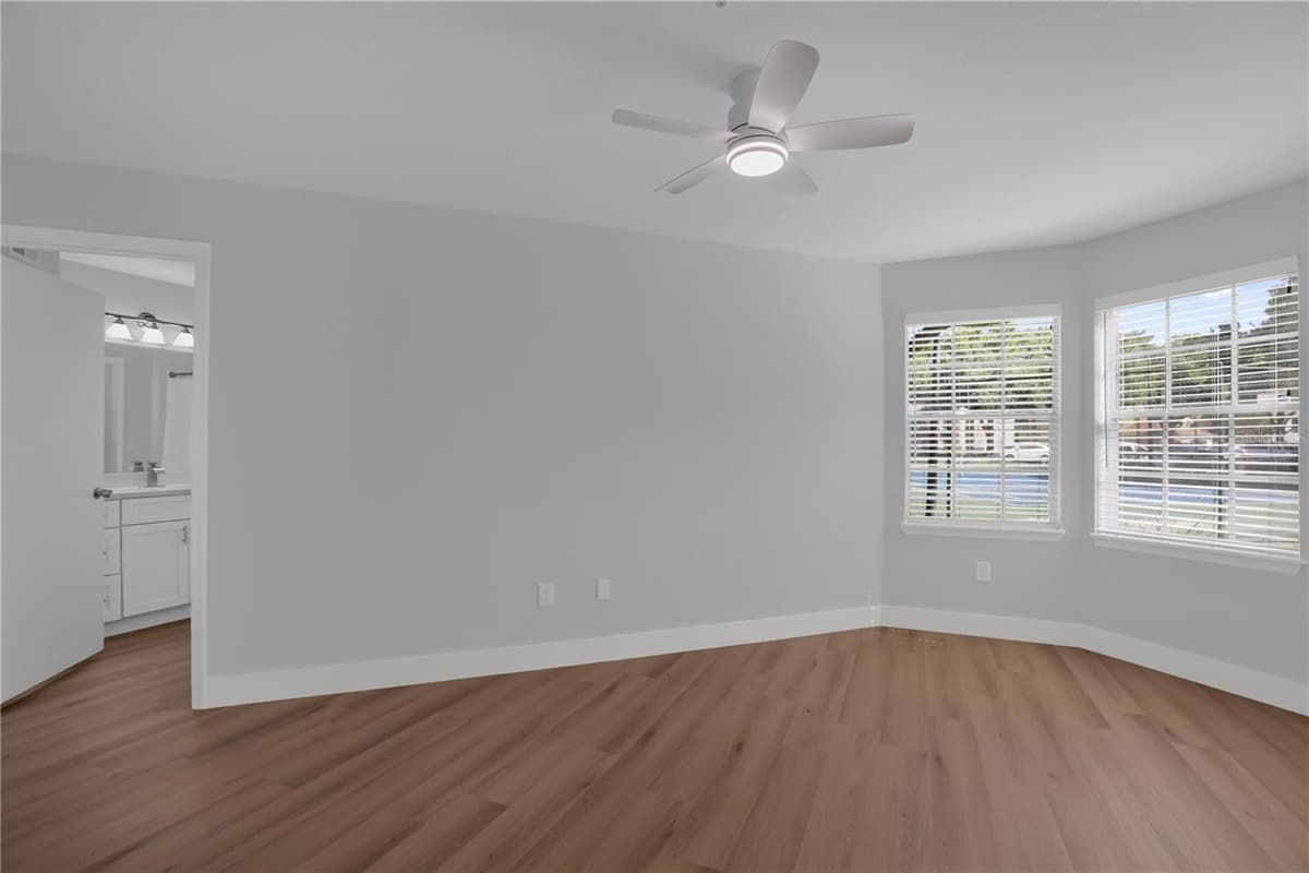 7300 WESTPOINTE BOULEVARD — photo 17 of 33