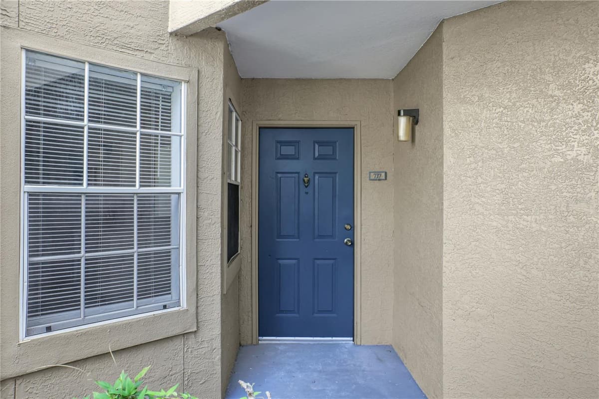 7300 WESTPOINTE BOULEVARD — photo 4 of 33